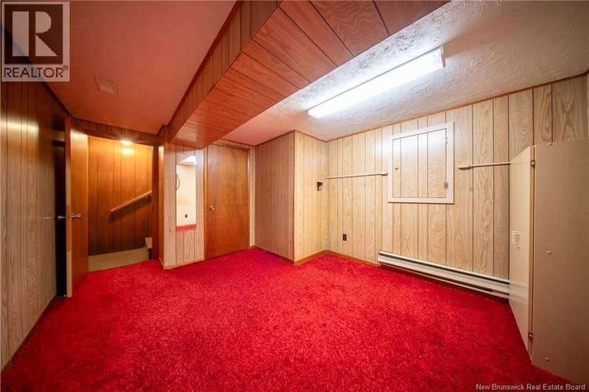 2 Manchester Crescent — photo 19 of 27