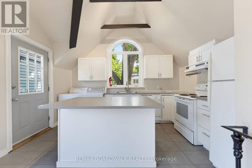 117 Percy Street — photo 16 of 32