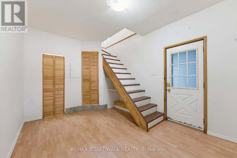 117 Percy Street — photo 28 of 32