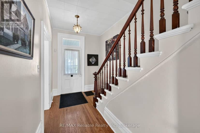111 John Street, Huron East, photo 4