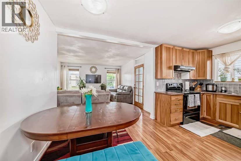 83 Whitworth Way NE — photo 15 of 40