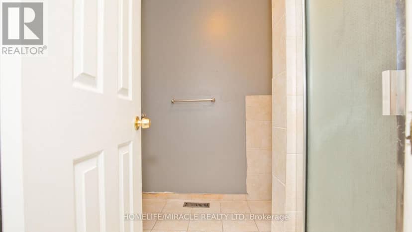 38 Medici Place — photo 29 of 40