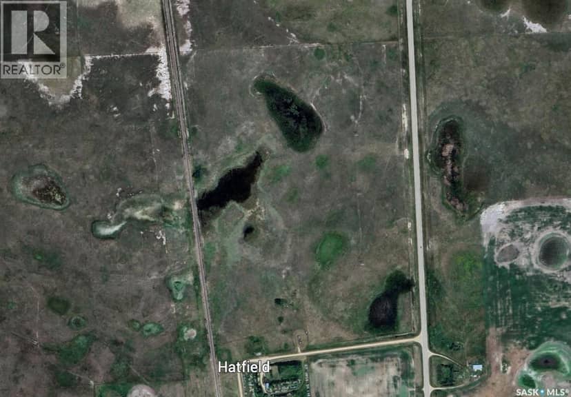 Pastureland- 82.6 acres NE 27 28 22 W2 — photo 1 of 4