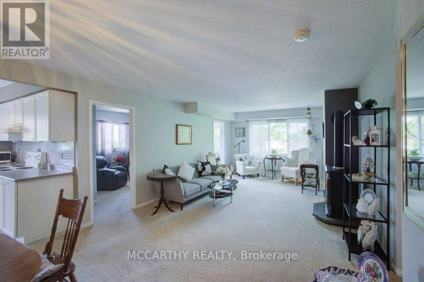 300 - 250 Robert Street — photo 15 of 33