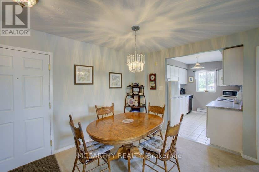 300 - 250 Robert Street — photo 16 of 33