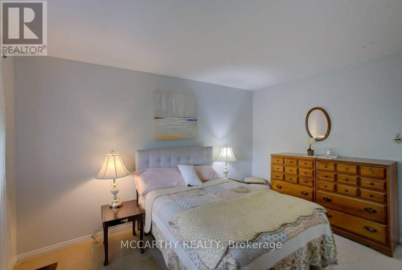 300 - 250 Robert Street — photo 29 of 33
