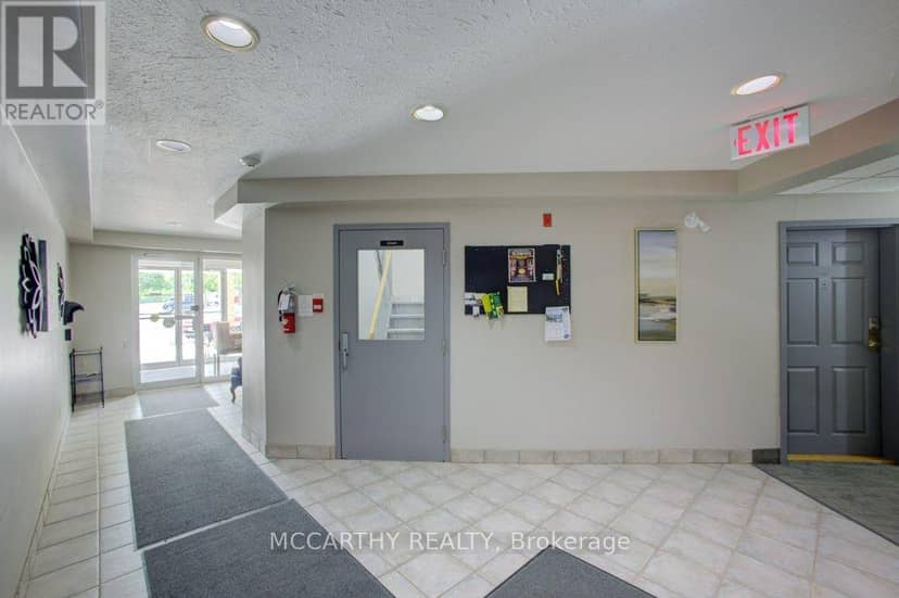 300 - 250 Robert Street — photo 7 of 33