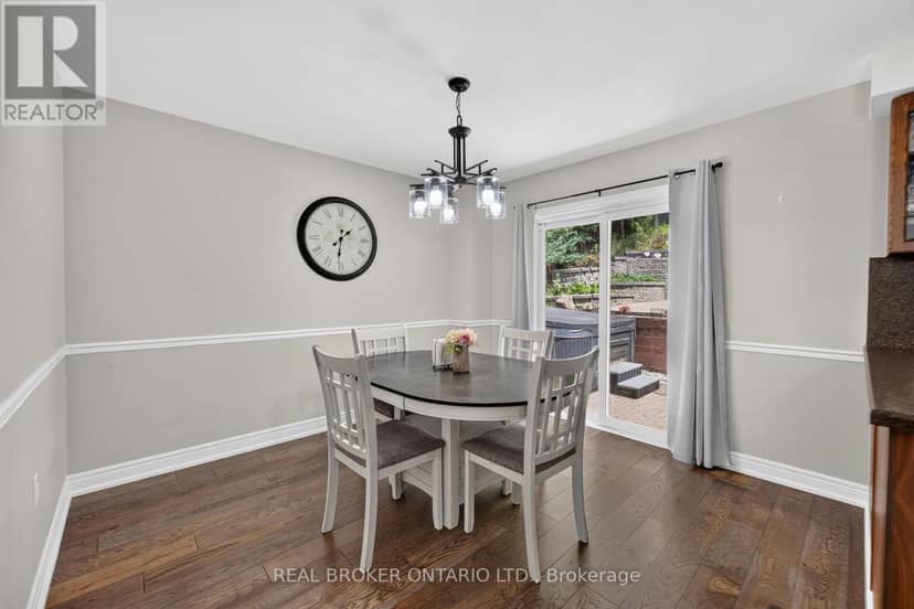 35 Bloom Crescent — photo 11 of 40