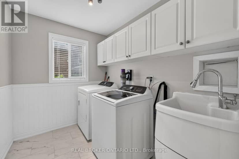 35 Bloom Crescent — photo 14 of 40