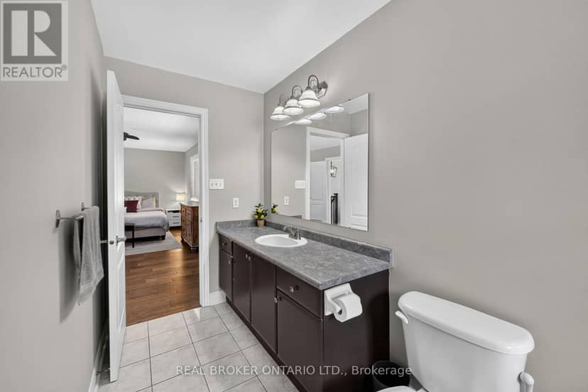 35 Bloom Crescent — photo 19 of 40