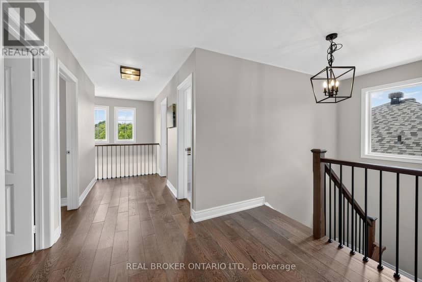 35 Bloom Crescent — photo 20 of 40