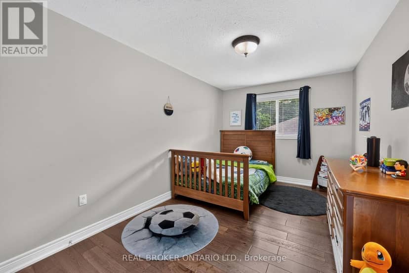 35 Bloom Crescent — photo 21 of 40