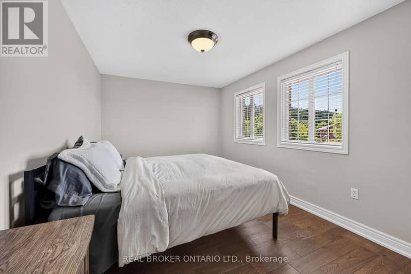 35 Bloom Crescent — photo 22 of 40