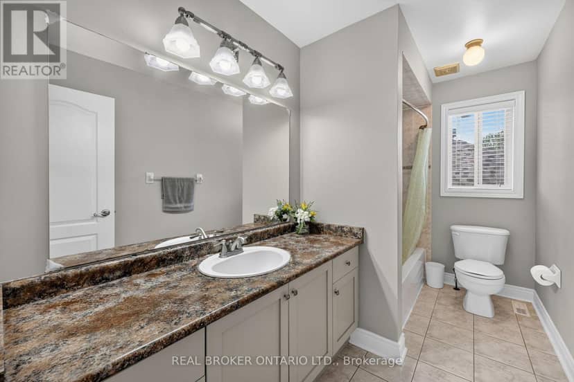 35 Bloom Crescent — photo 24 of 40
