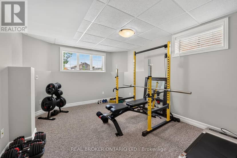 35 Bloom Crescent — photo 31 of 40