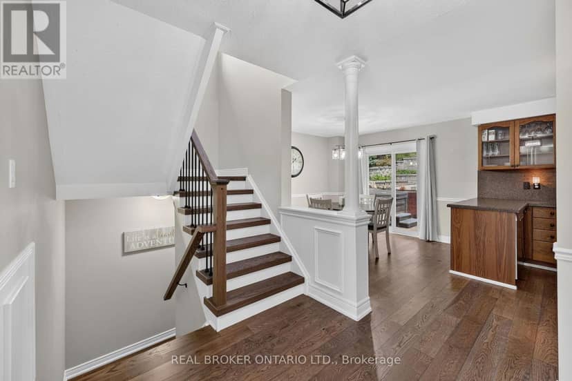 35 Bloom Crescent — photo 6 of 40