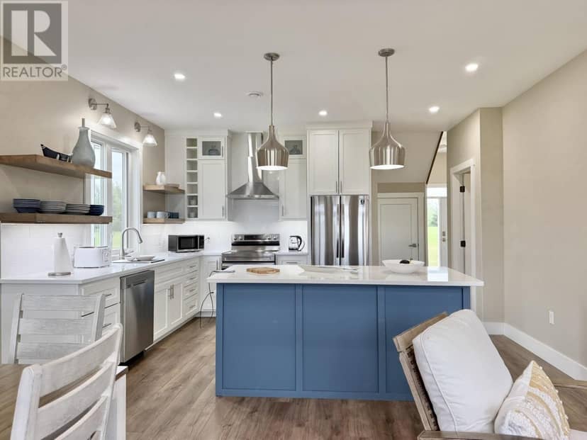 32 Blue Heron Crescent — photo 14 of 40