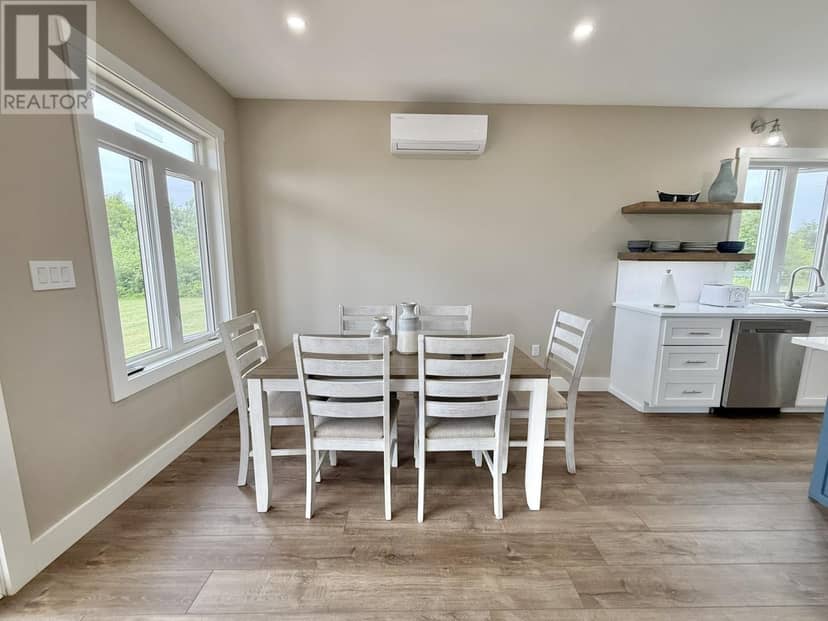 32 Blue Heron Crescent — photo 19 of 40