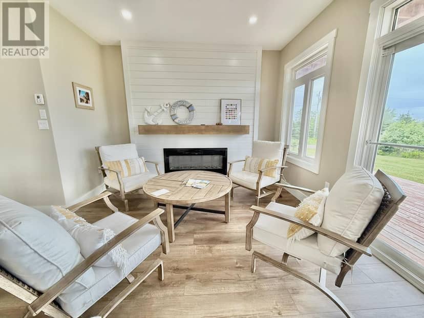 32 Blue Heron Crescent — photo 22 of 40