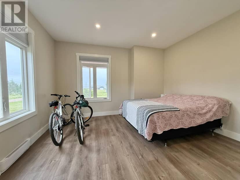 32 Blue Heron Crescent — photo 26 of 40