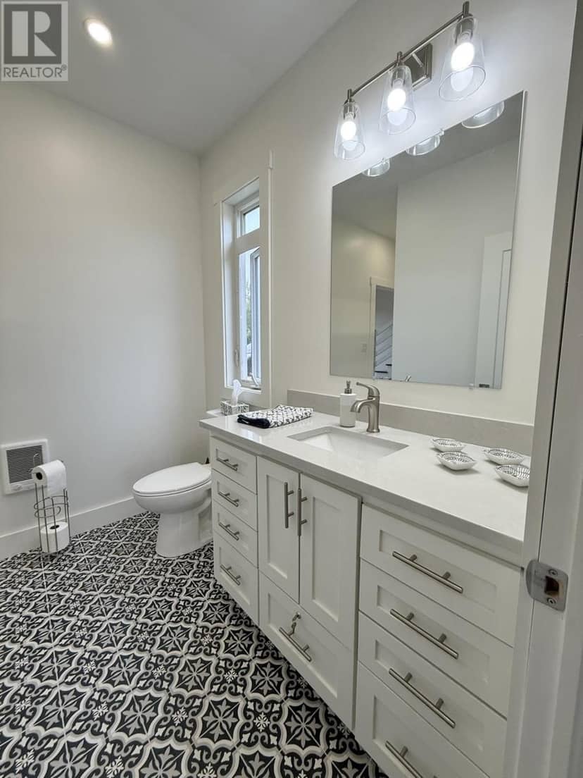 32 Blue Heron Crescent — photo 35 of 40