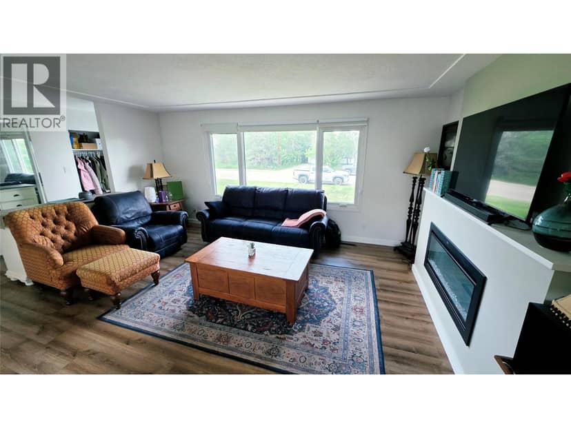 1405 108 Avenue, Dawson Creek, photo 2