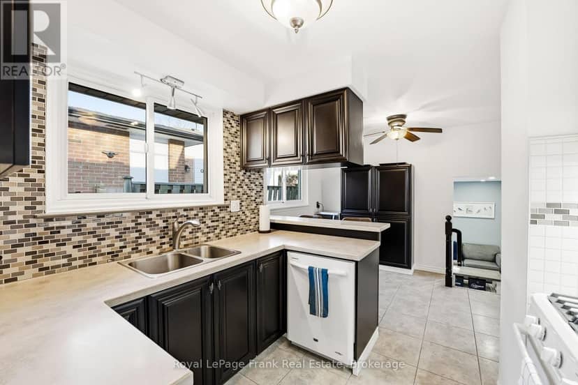 489 Crestwood Drive — photo 14 of 40