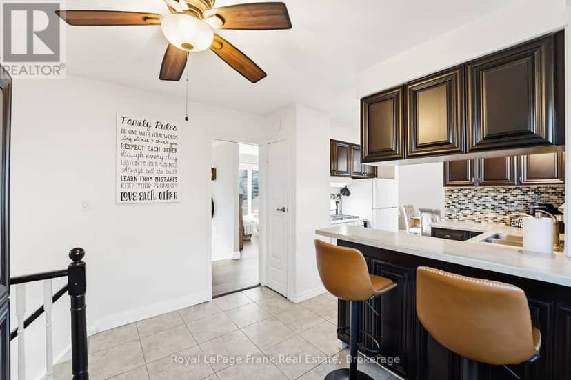 489 Crestwood Drive — photo 18 of 40