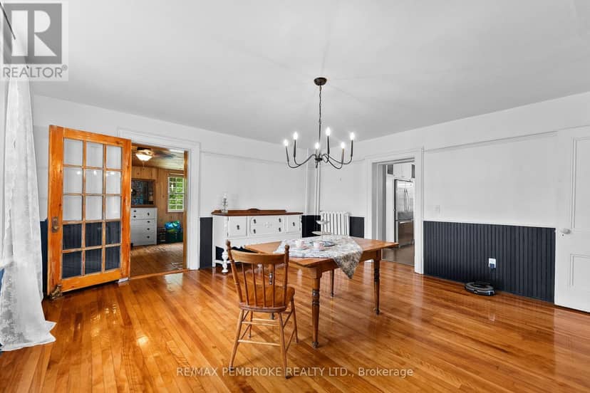 233 Catherine Street — photo 13 of 40