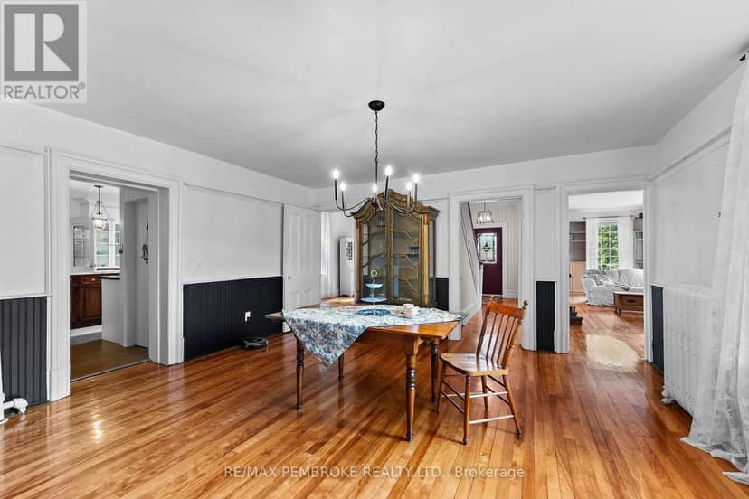 233 Catherine Street — photo 14 of 40