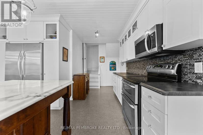 233 Catherine Street — photo 18 of 40