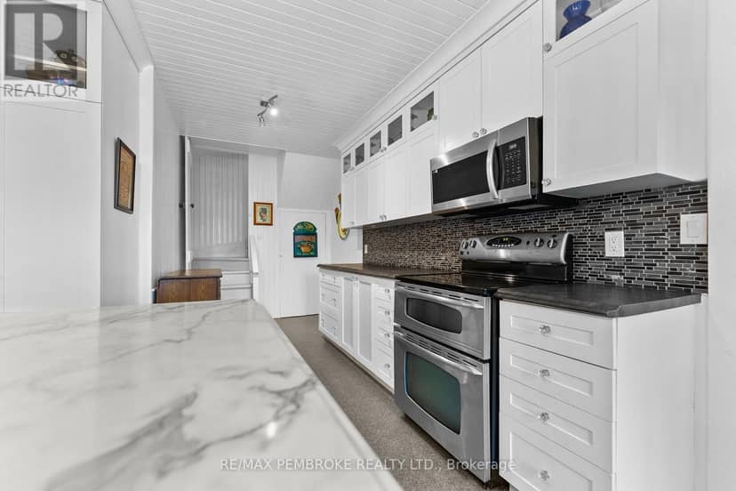 233 Catherine Street — photo 19 of 40