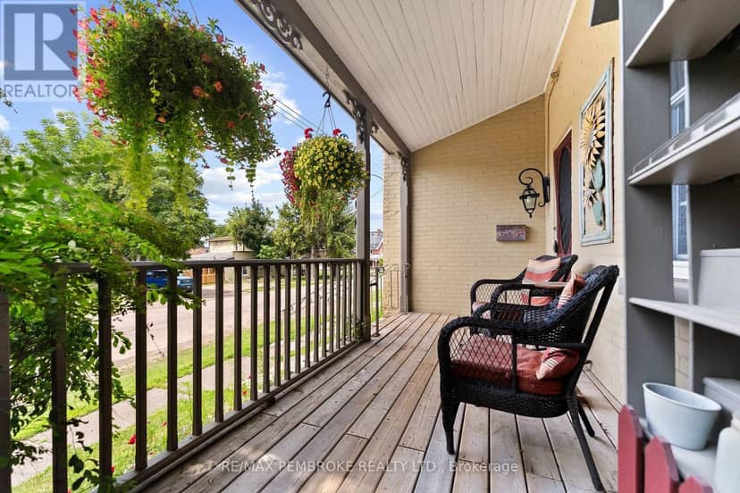 233 Catherine Street — photo 2 of 40