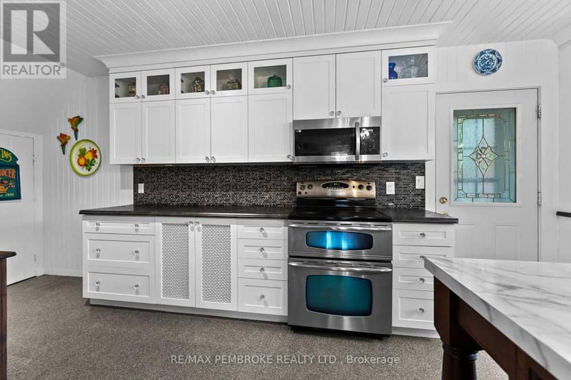 233 Catherine Street — photo 21 of 40