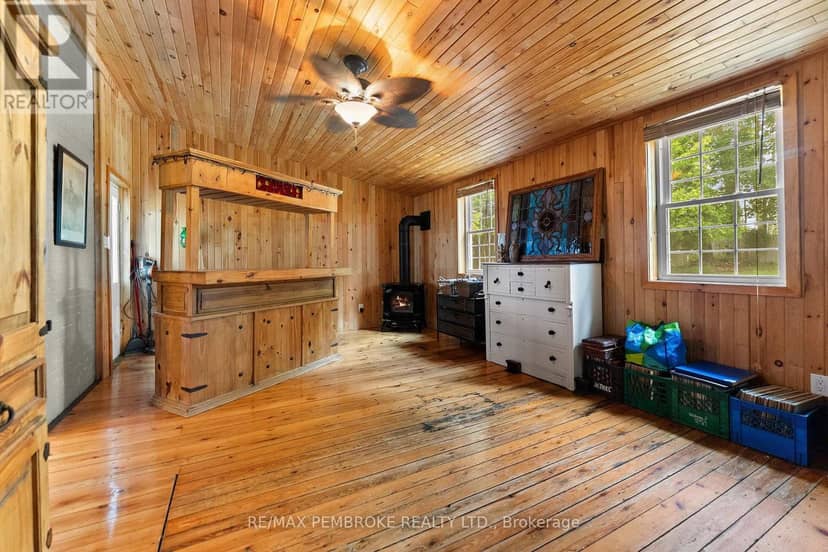 233 Catherine Street — photo 24 of 40