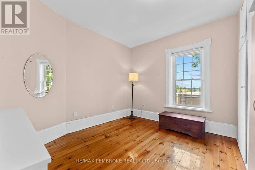 233 Catherine Street — photo 30 of 40