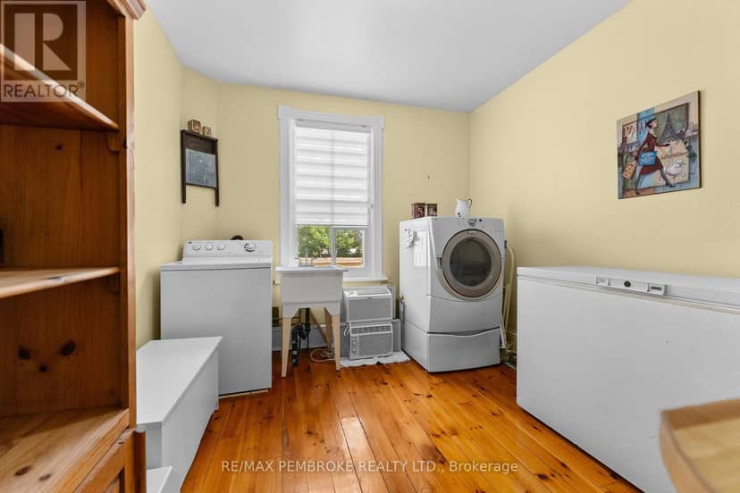 233 Catherine Street — photo 35 of 40