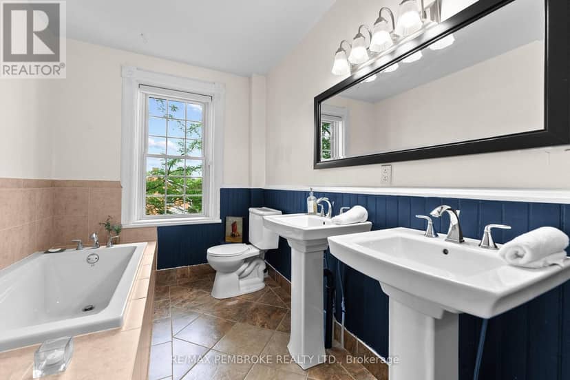 233 Catherine Street — photo 36 of 40