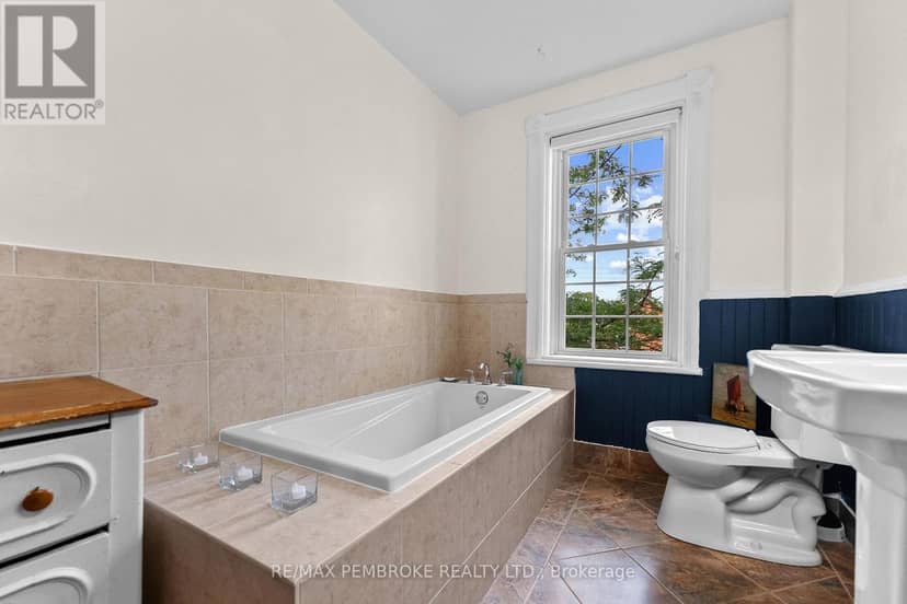 233 Catherine Street — photo 37 of 40