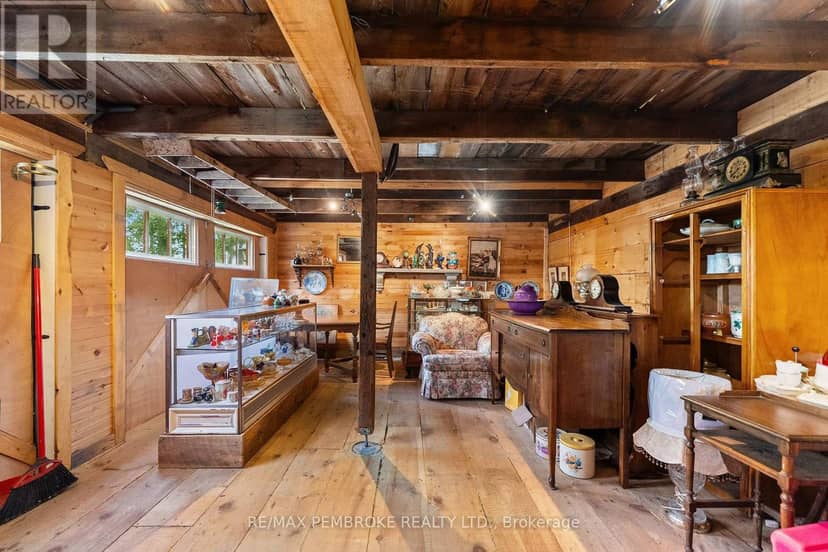 233 Catherine Street — photo 39 of 40
