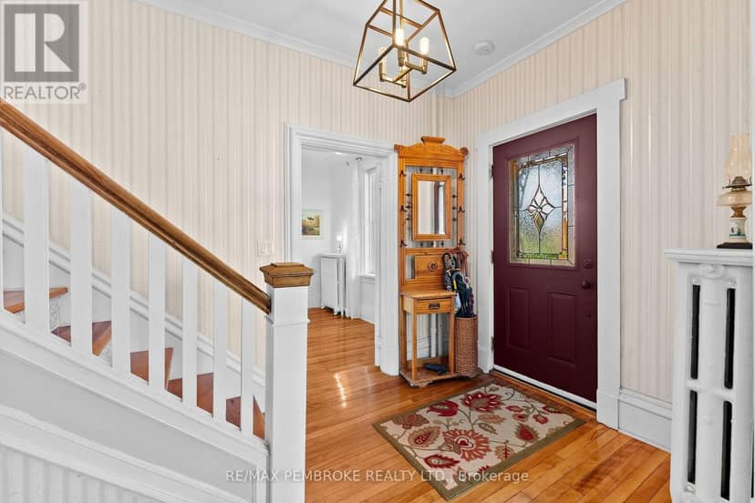 233 Catherine Street — photo 6 of 40