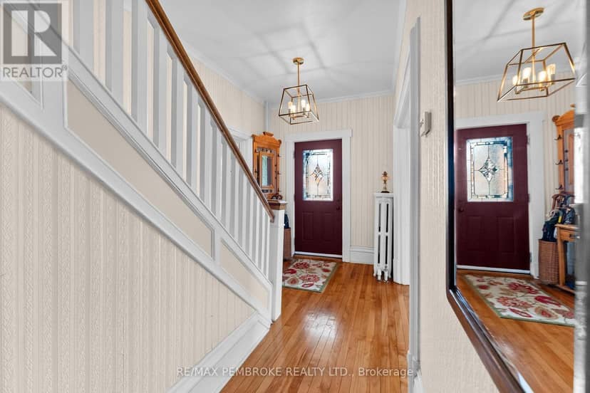 233 Catherine Street — photo 7 of 40