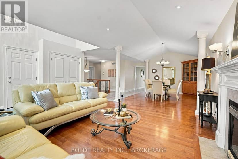 9 Nicholas Drive — photo 14 of 40