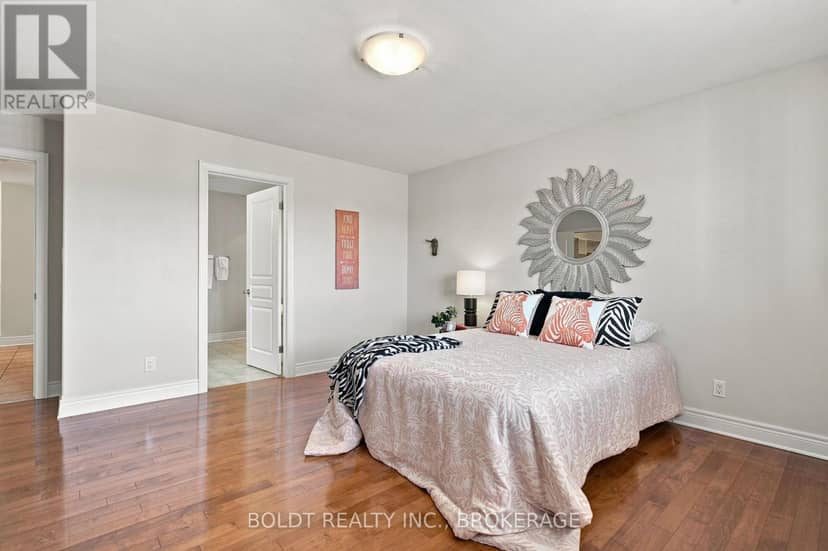 9 Nicholas Drive — photo 33 of 40