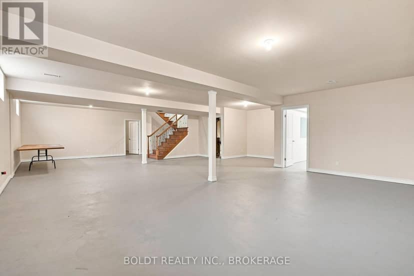 9 Nicholas Drive — photo 39 of 40