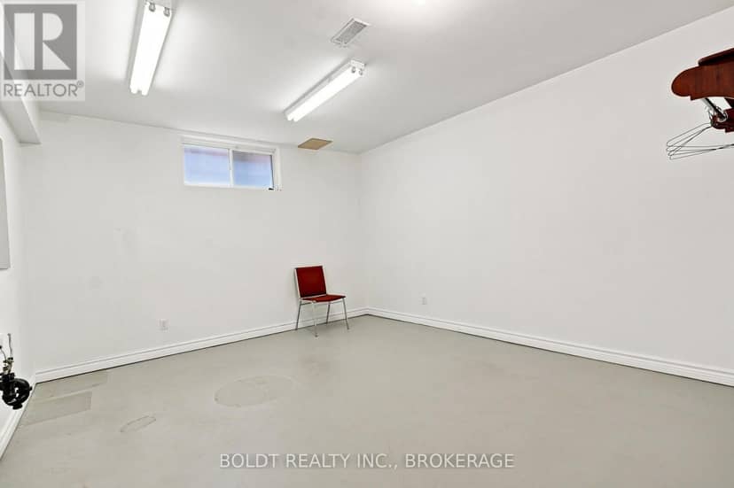 9 Nicholas Drive — photo 40 of 40