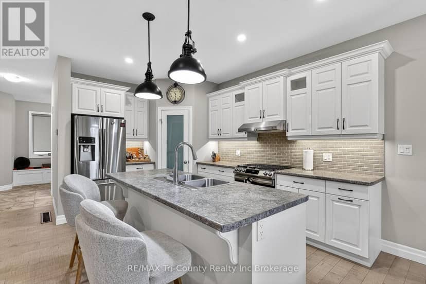 150 Denrich Avenue — photo 4 of 40