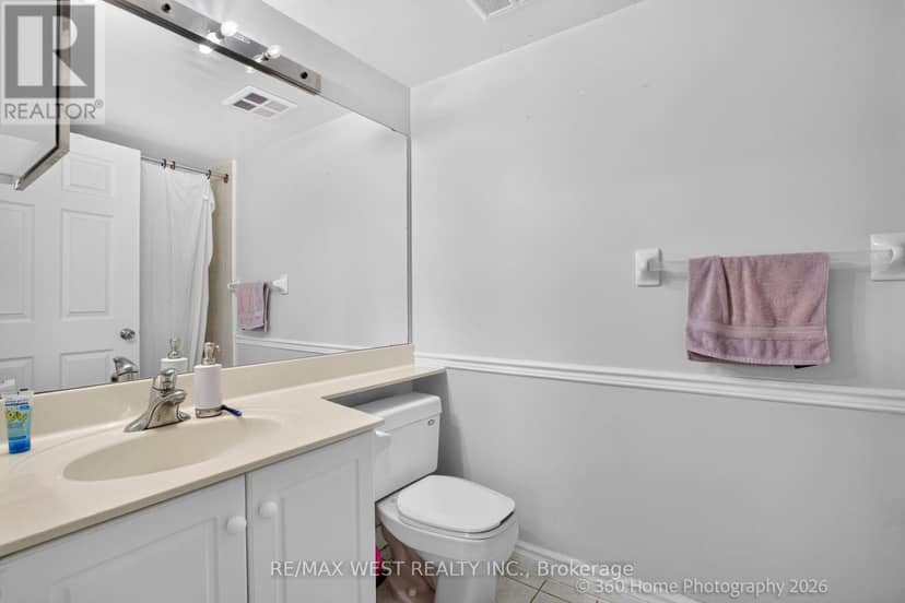 706 - 7 Lorraine Drive — photo 16 of 26