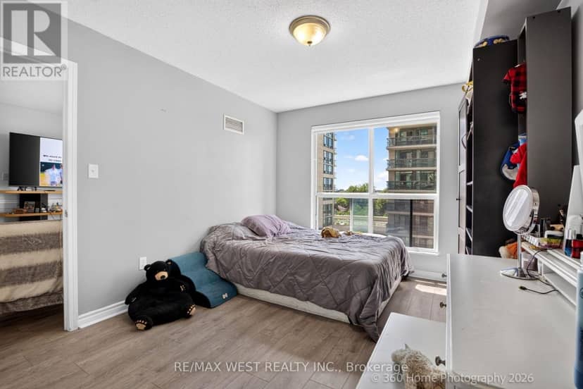 706 - 7 Lorraine Drive — photo 18 of 26