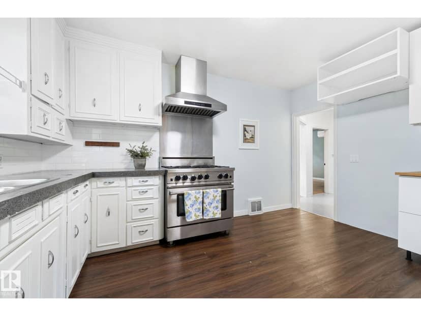 11903 125 ST NW — photo 11 of 40